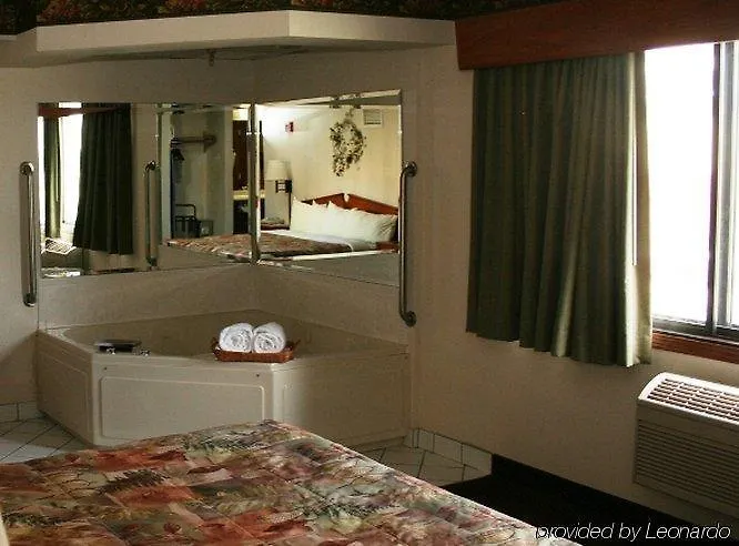 Quality I-55 Inn 4*